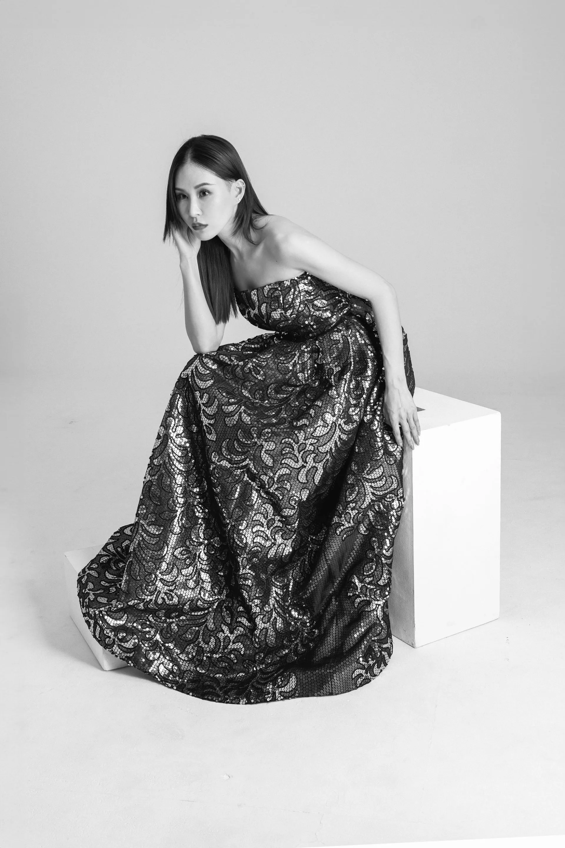 23棚拍黑金亮片雕花晚宴禮服-0006-S/S2023Editorial